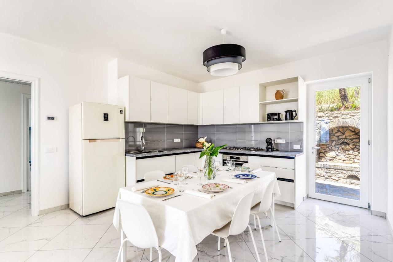 Villa Rusinella Minimalist Retreat With Sea Views Маса Лубрензе Екстериор снимка
